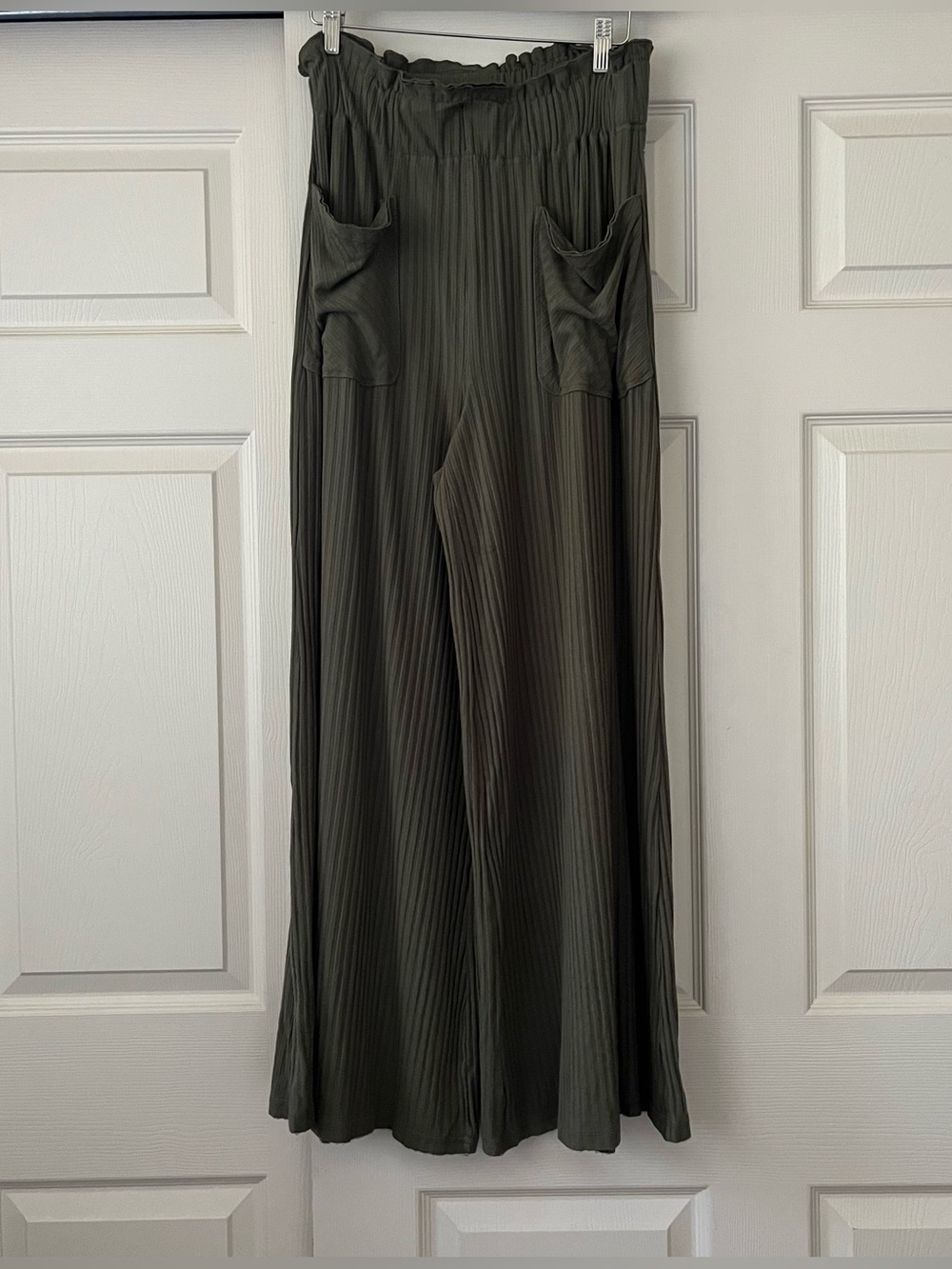 Free People FP Movement Blissed Out Wide Leg Pant Small Olive Green Yoga Stretch - Picture 2 of 11